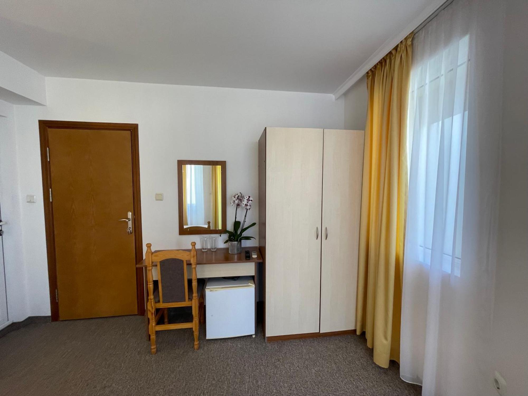 Alatoni Beach Hotel Sozopol Exteriör bild